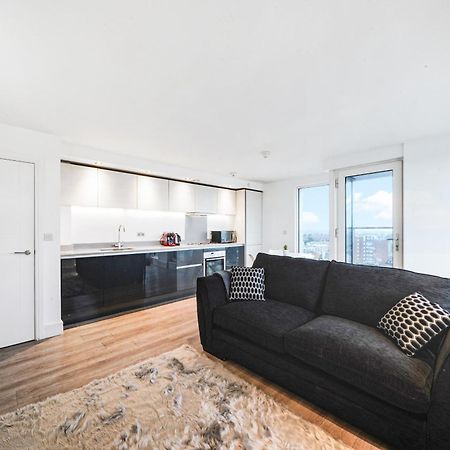 Luxury Apartment With Stunning Views On 10Th Floor Edgware Extérieur photo