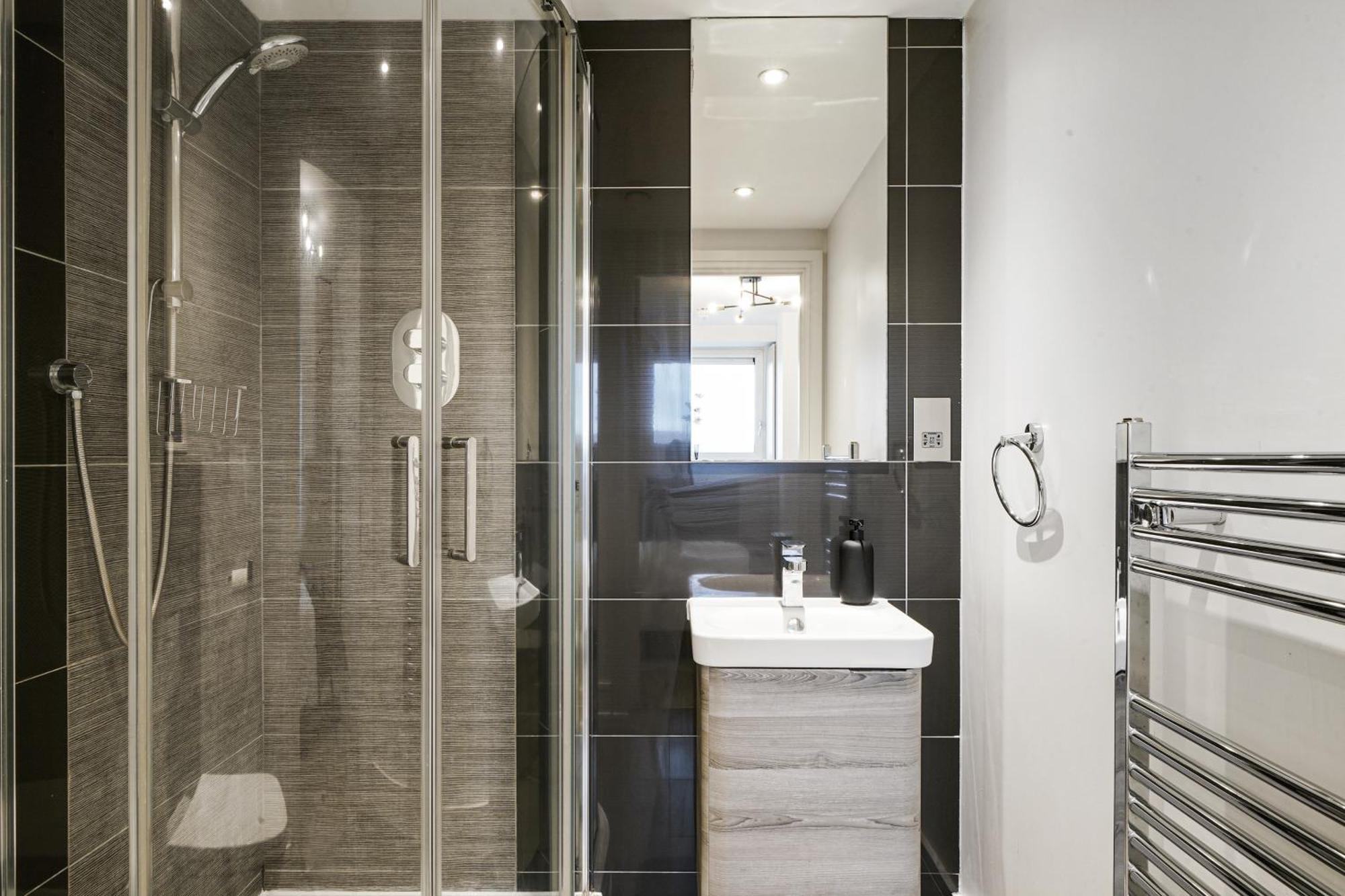 Luxury Apartment With Stunning Views On 10Th Floor Edgware Extérieur photo