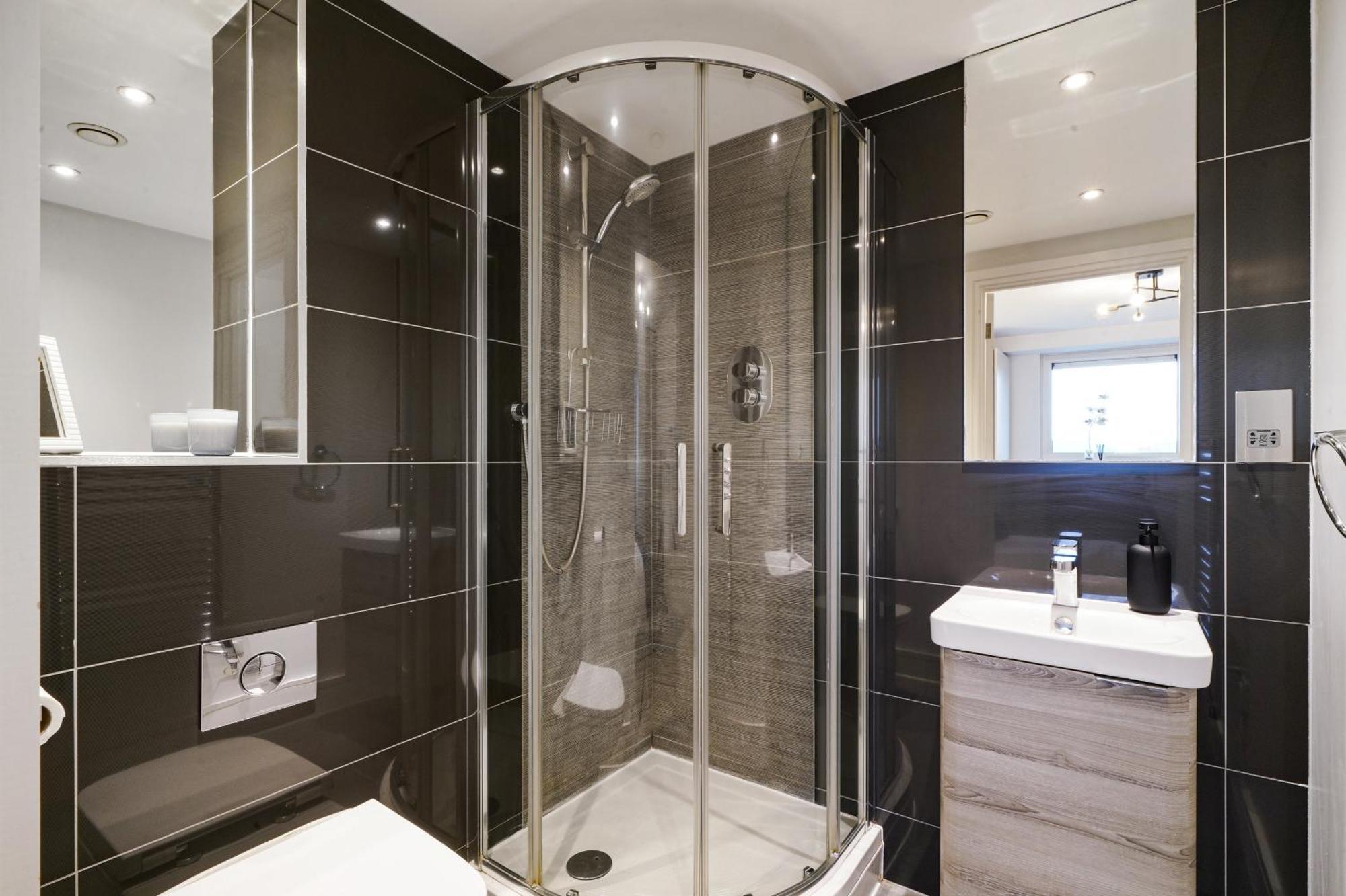Luxury Apartment With Stunning Views On 10Th Floor Edgware Extérieur photo