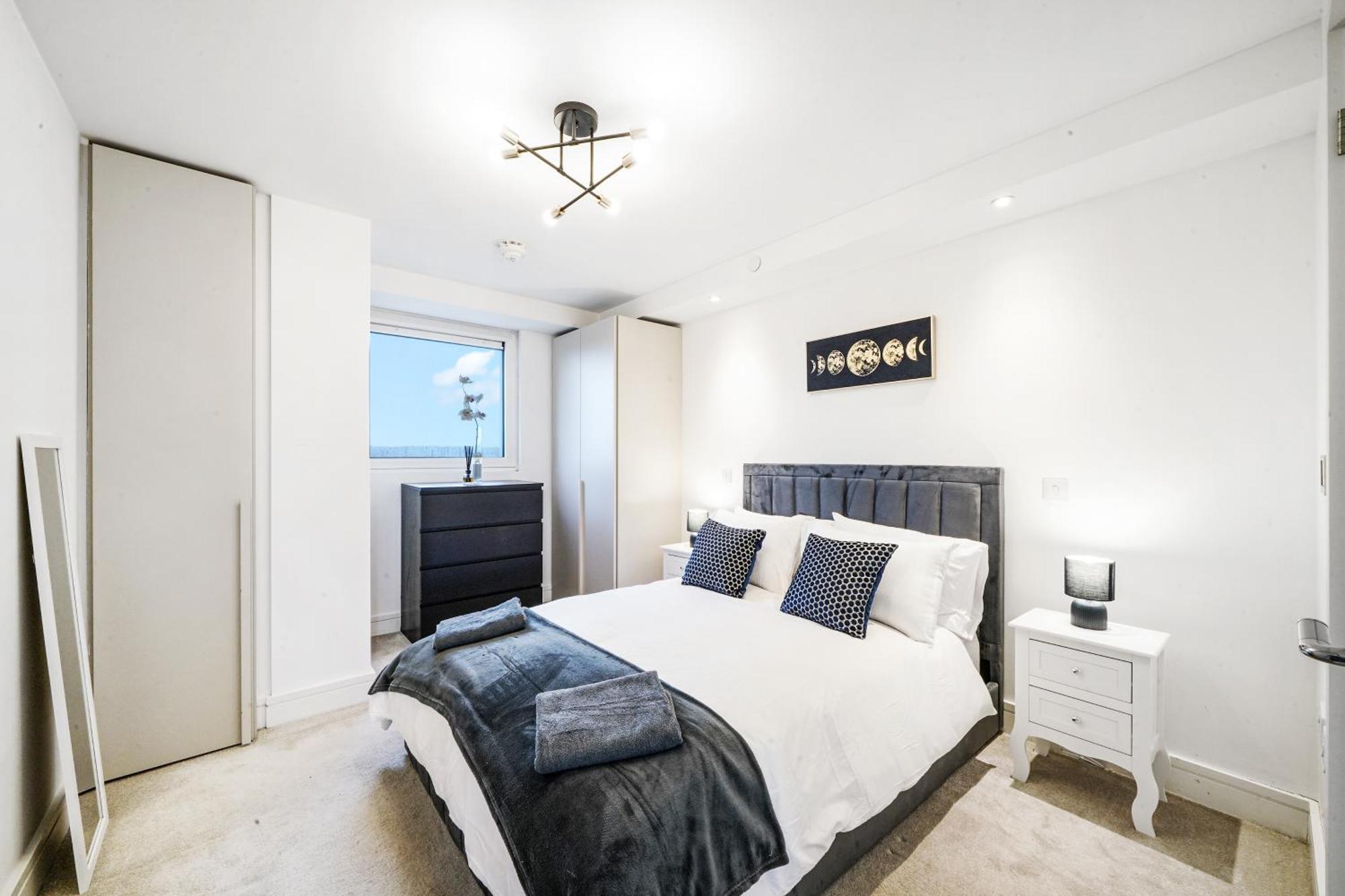 Luxury Apartment With Stunning Views On 10Th Floor Edgware Extérieur photo