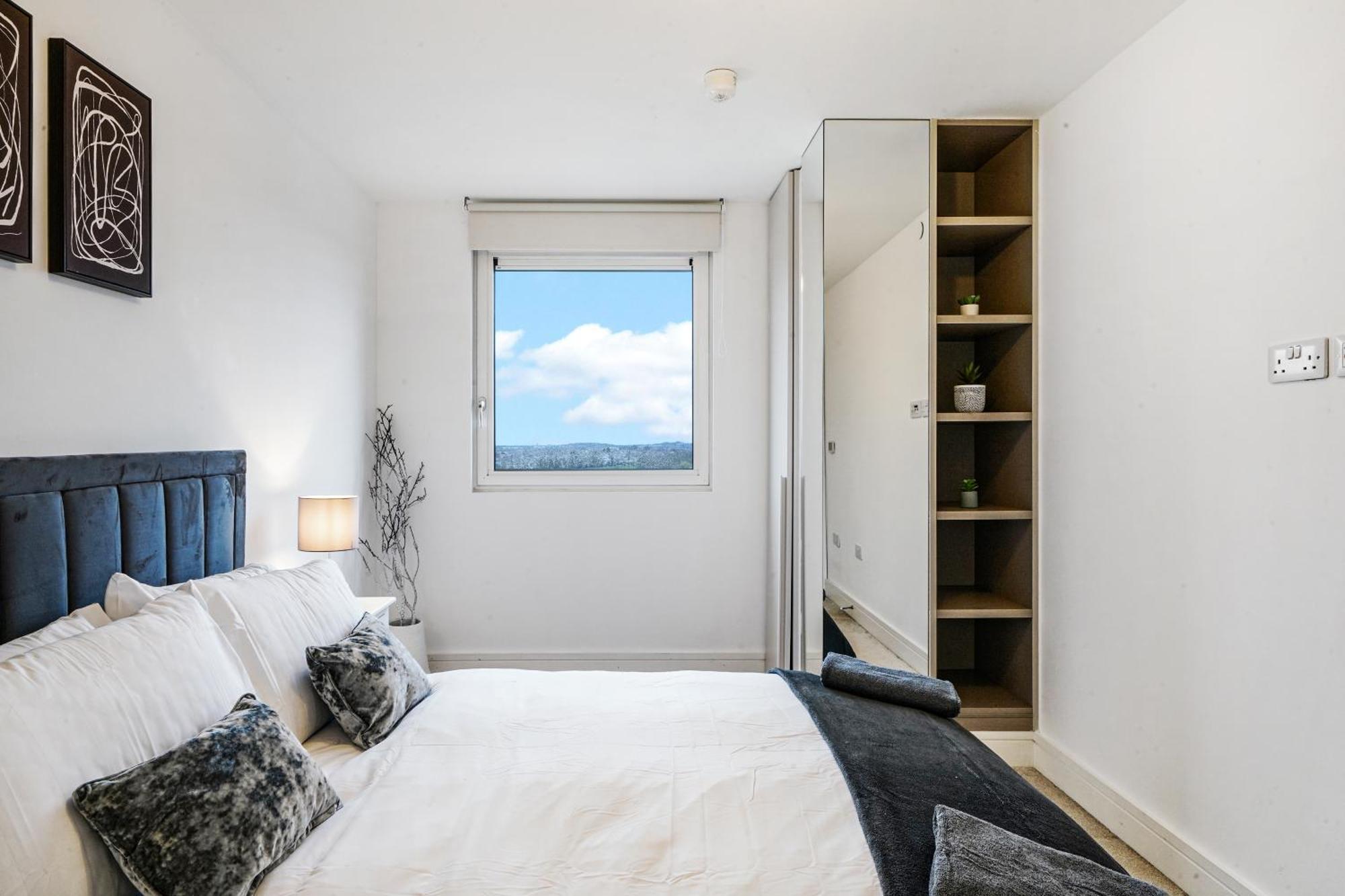 Luxury Apartment With Stunning Views On 10Th Floor Edgware Extérieur photo