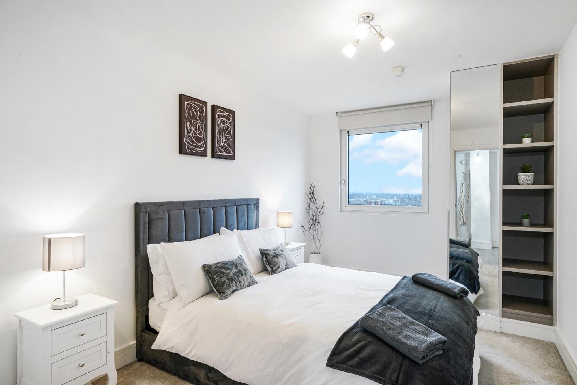 Luxury Apartment With Stunning Views On 10Th Floor Edgware Extérieur photo